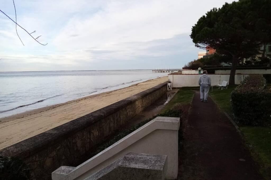 Appart Sur La Plage Pied Dans L Eau Avec Terrasse Jardin Vue Sur Le Bassin Depuis La Terrasse , Parking Аркашон Экстерьер фото