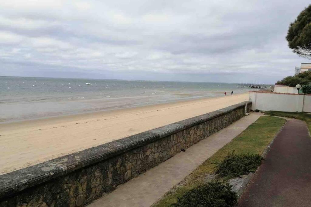 Appart Sur La Plage Pied Dans L Eau Avec Terrasse Jardin Vue Sur Le Bassin Depuis La Terrasse , Parking Аркашон Экстерьер фото